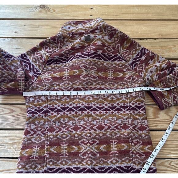 Sherpa Aztec Lumbini Fleece Pullover Size Medium Women’s Maroon 1/4 Snap - Picture 7 of 7